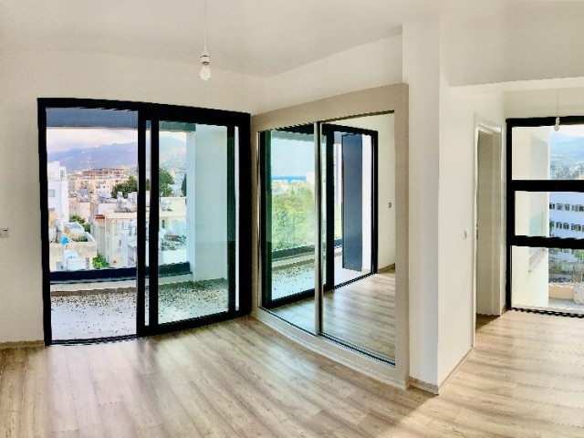 Girne Merkez’de 3+1 Satılık Penthouse | Dublex | Kale ve Deniz Manzaralı