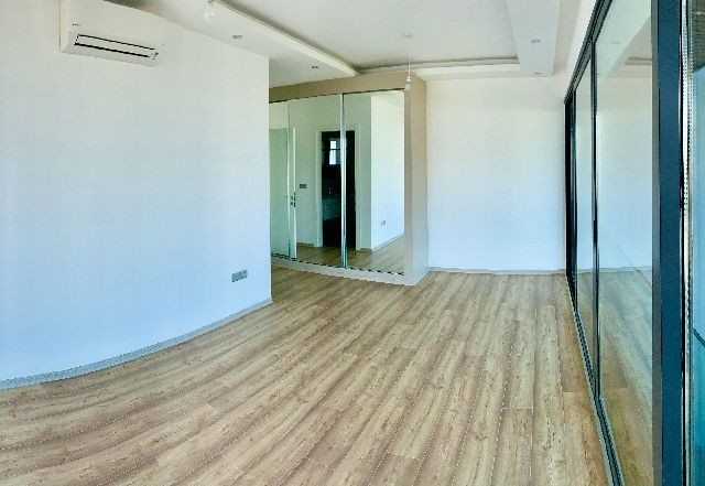 Girne Merkez’de 3+1 Satılık Penthouse | Dublex | Kale ve Deniz Manzaralı