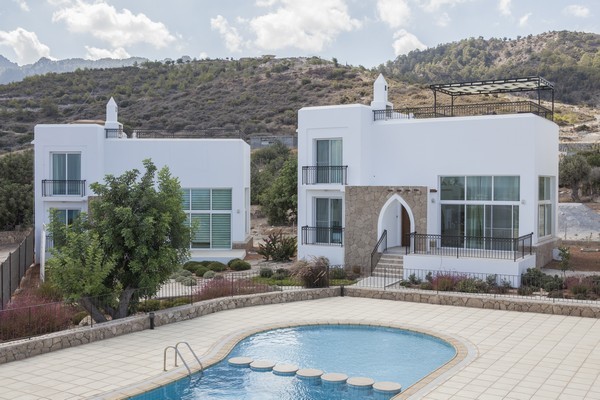 3+1 Villa for Sale in Kyrenia Karsiyaka | With Mountain and Sea Views ** 