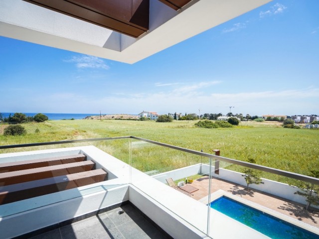 4 + 1 Villa zum Verkauf in Kyrenia Chatalköy / 200MT vom Meer / 7k ① Photovoltaische Sonnenkollektoren / 650m2 Garten / Pool ** 