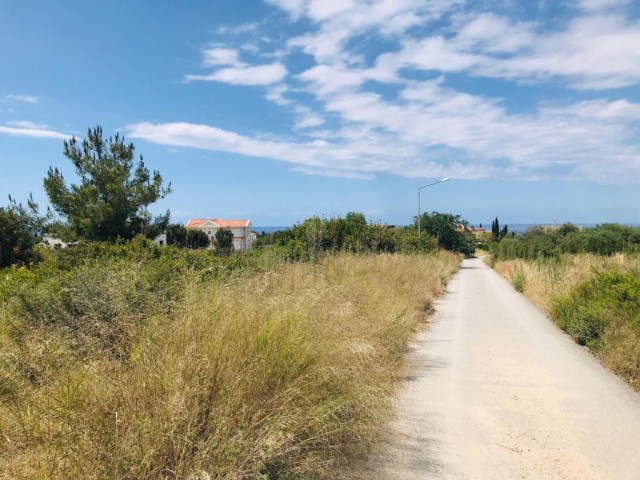 Residential Zoned Plot For Sale in Çatalköy, Kyrenia