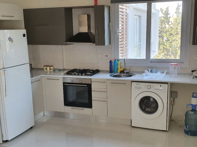 Girne Merkezde eşyalı 1+1 kiralık  daire