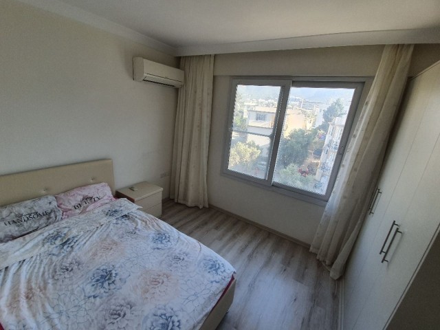 Girne Merkezde eşyalı 1+1 kiralık  daire