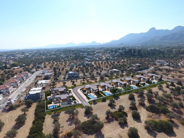 4+1 Villa zum Verkauf in Kyrenia Chatalköy / Pool und ruhig ** 