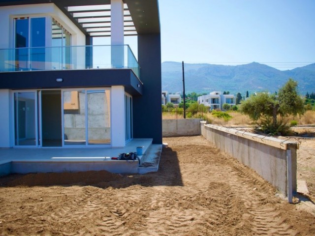 4+1 Villa zum Verkauf in Kyrenia Chatalköy / Pool und ruhig ** 