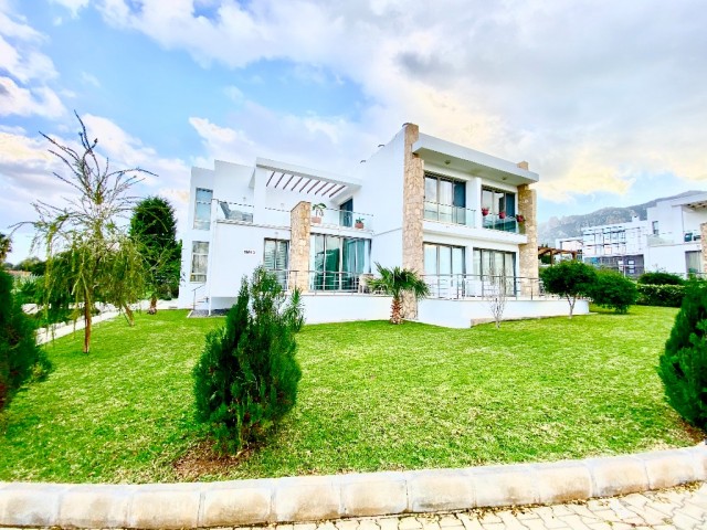 Girne-Zeytinlik | Türk Tapu | Taşınmaya Hazır | Satılık 108m2  2+1 Lüks Çatı Teraslı Daire