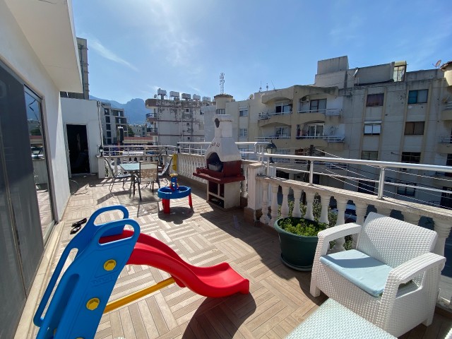 Girne Merkez | Fırsat Fiyat| Satılık 140 m2 Penthouse |45m2 Balkon