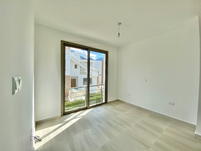 Girne Zeytinlik | 2+1 168m2 | Türk Tapu | Site içi | Havuz | Çift Banyo |