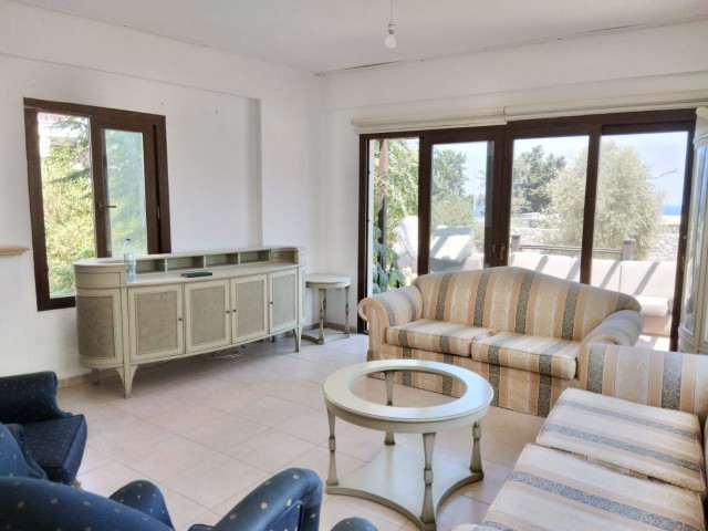 Kyrenia Yeşiltepe / 3+1 Villa for Sale | Sea View ** 