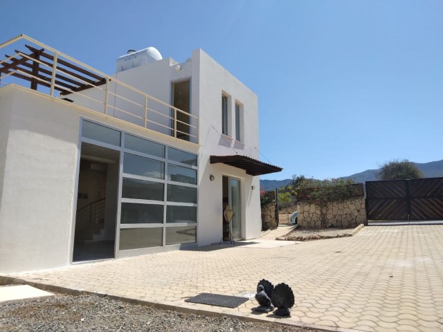 Kyrenia Esentepe / Luxus Möblierte 3 + 1 Villa Zum Verkauf / Privater Pool / Garten / Berg-Und Meerblick ** 