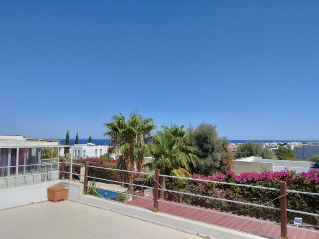 Kyrenia Esentepe / Luxus Möblierte 3 + 1 Villa Zum Verkauf / Privater Pool / Garten / Berg-Und Meerblick ** 