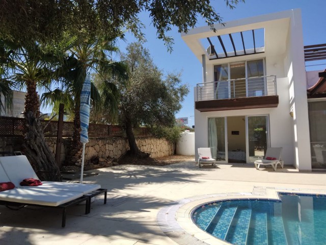 Kyrenia Esentepe / Luxus Möblierte 3 + 1 Villa Zum Verkauf / Privater Pool / Garten / Berg-Und Meerblick ** 