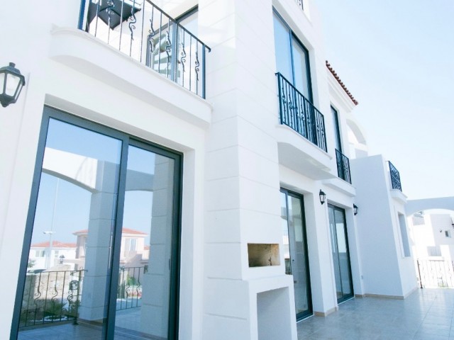 Girne Karşıyaka  | FIRSAT FİYATLI | 735m2 Bahçe | 3+1 Villa