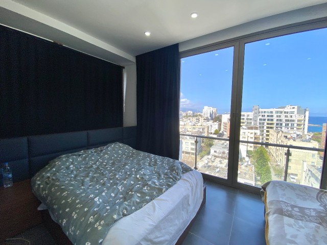 Girne Merkez | Muhteşem Deniz ve Marina Manzarası |  Penthouse | Çok Geniş Salon veYemek Odası |  Merkezi Kalorifer Sistemi