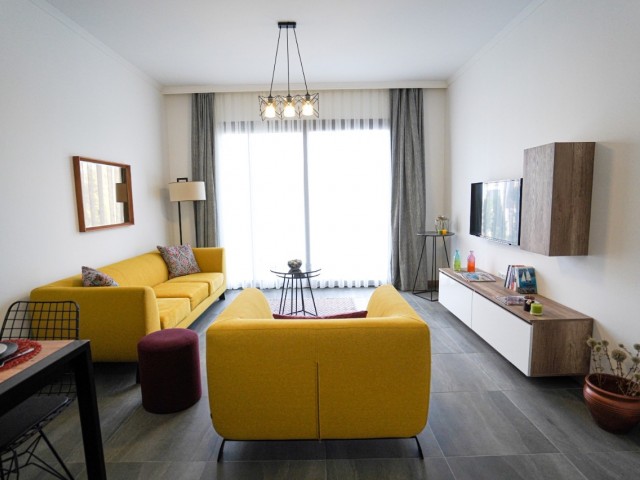 Kyrenia, Ozanköy / in gepflegtem Gelände / 70 m2 Wohnung mit eigener Dachterrasse / Pool ** 