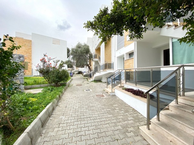 Kyrenia, Doganköy / 3+1 Wohnung Zu Verkaufen / Möbel Und Weiße Möbel ** 