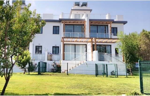 Girne,Alsancak | Denize 100 mt Mesafede | 150 m2 Özel Bahçe | Havuz