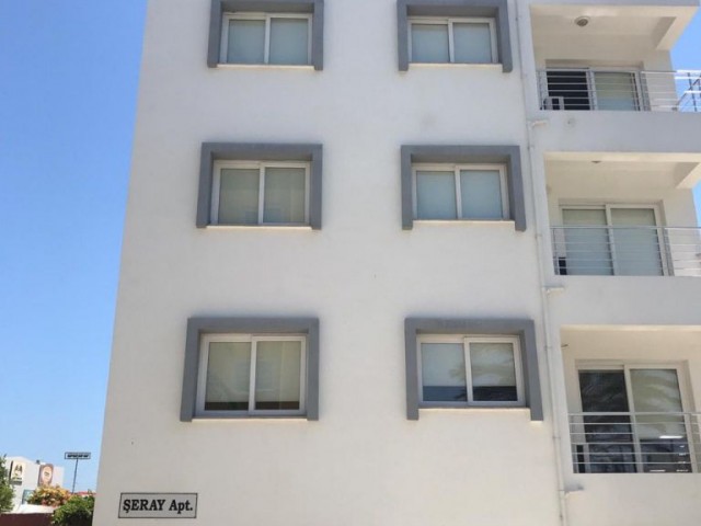 Kiralık  2+1 eşyalı daire Mağusa Merkezde Lemar AVM nin arkasında