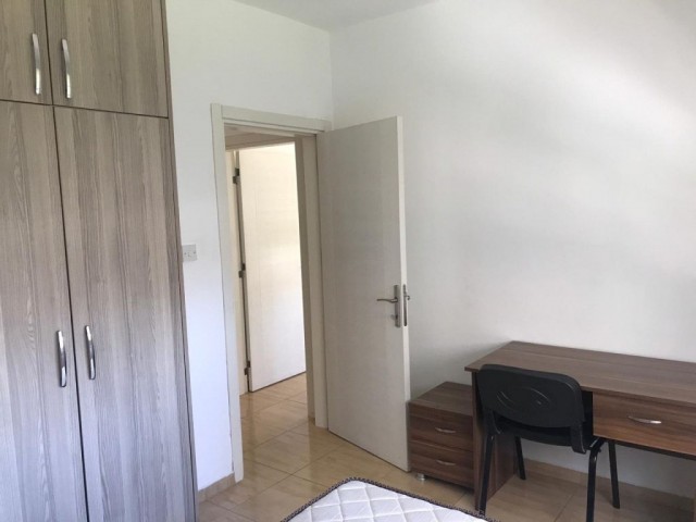 Kiralık  2+1 eşyalı daire Mağusa Merkezde Lemar AVM nin arkasında