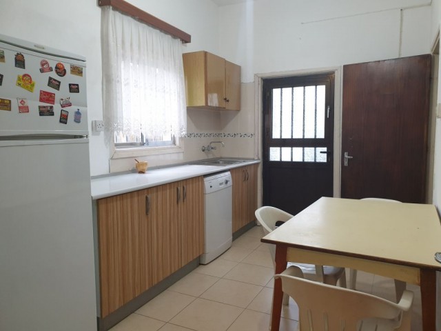 3+1 Flat for rent in the center of Mağusa 