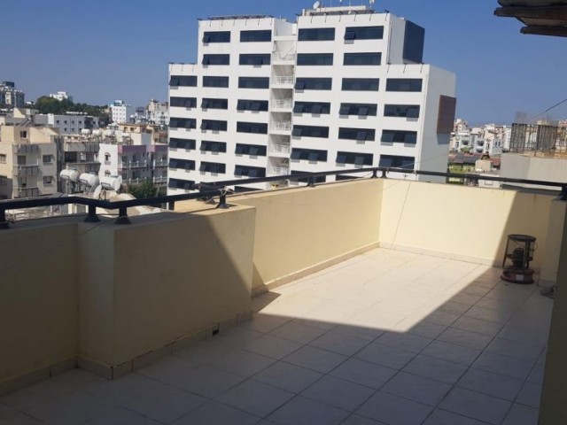 GAZİMAĞUSA KARAKOL BÖLGESİNDE KİRALIK 2+1  PENTHOUSE 