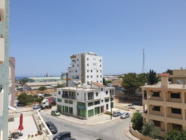 zu verkaufen 1 + 1 möblierte Wohnung im Zentrum von Famagusta ** 