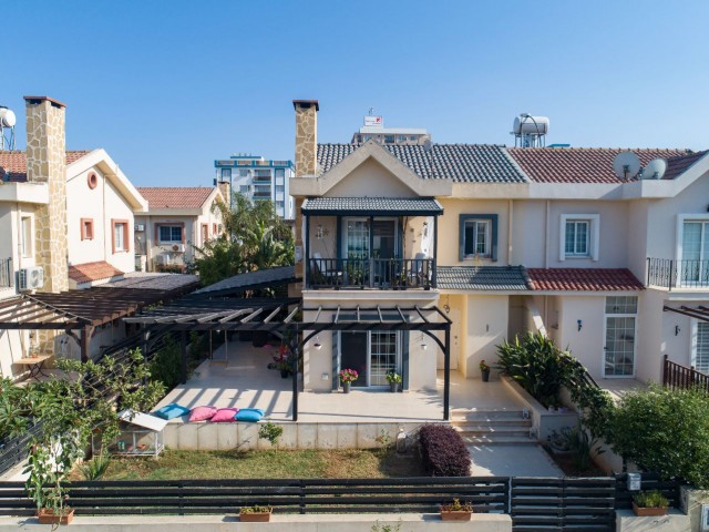 Long Beach, İskele'de Satılık 3+1 İkiz Villa