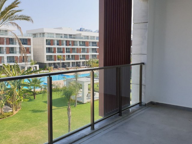 2+1 ,110 m² brand new flat for sale in Courtyard ** 