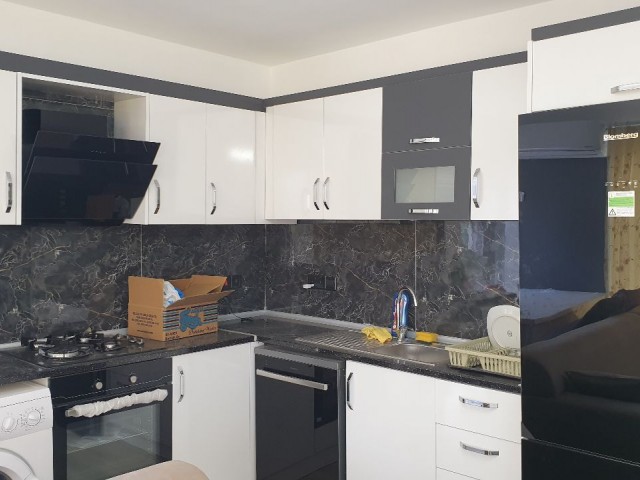 Zu verkaufen 1 + 1 , Wohnung Famagusta Canakkale ** 