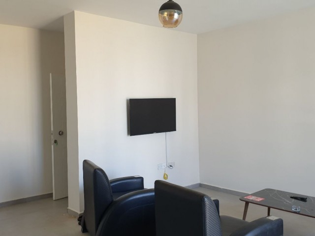 Zu verkaufen 2 + 1 ,75 m2 Wohnung in Famagusta Canakkale ** 