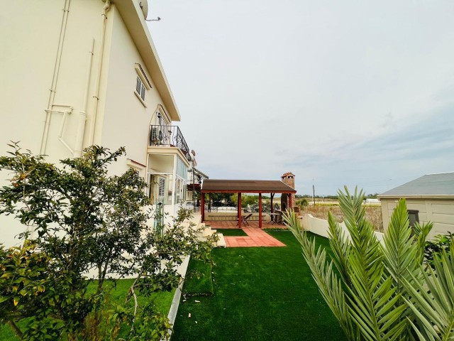 Long Beach, İskele'de Kiralık 3+1 Villa 