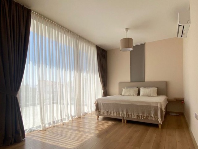 3 bedrooms 3 bath Emrald villas 