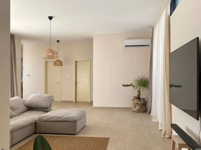 3 bedrooms 3 bath Emrald villas 