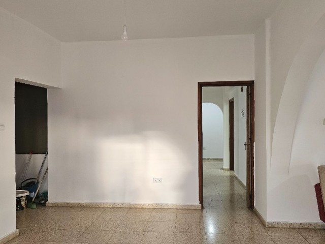 Kiralık 3+1 eşyalı daire Mağusa Gülserende