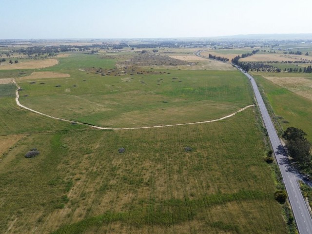 Feld zum Verkauf in Akdoğan, Region Türkmenköy