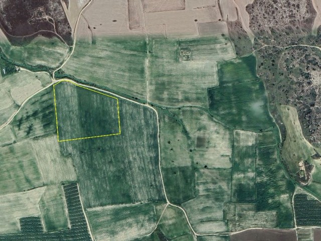 30 DECLARES OF 3 EVLEK LAND FOR SALE IN İSKELE AREA