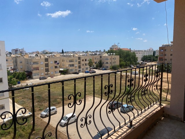 2+1 Wohnung zu vermieten in der Region Famagusta Baykal