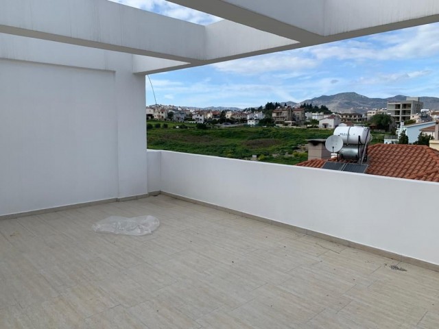 2+1 Penthouse mit Bergblick im Zentrum von Hamitköy zu verkaufen ** 