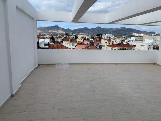 2+1 Penthouse mit Bergblick im Zentrum von Hamitköy zu verkaufen ** 