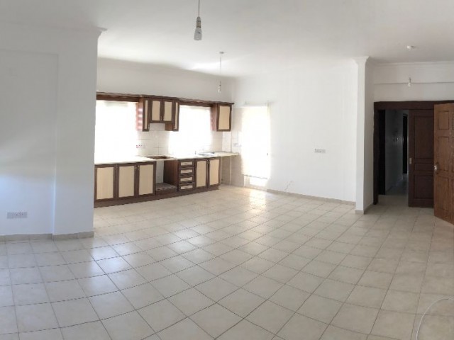 Flat To Rent in Küçük Kaymaklı, Nicosia