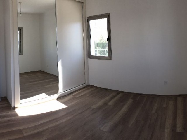 LEFKOŞA KAYMAKLI 'da GENİŞ BALKONLU, 2+1 SATILIK DAİRE !