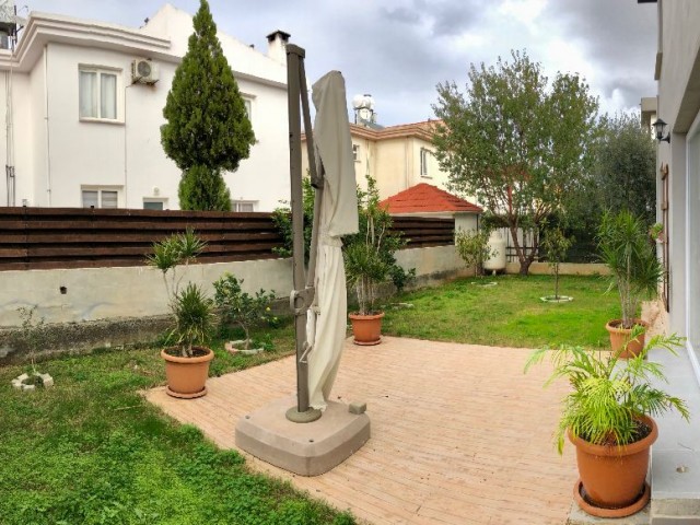 Zu verkaufen, freistehende Villa mit Garten in Kyrenia Bosporus ! ** 