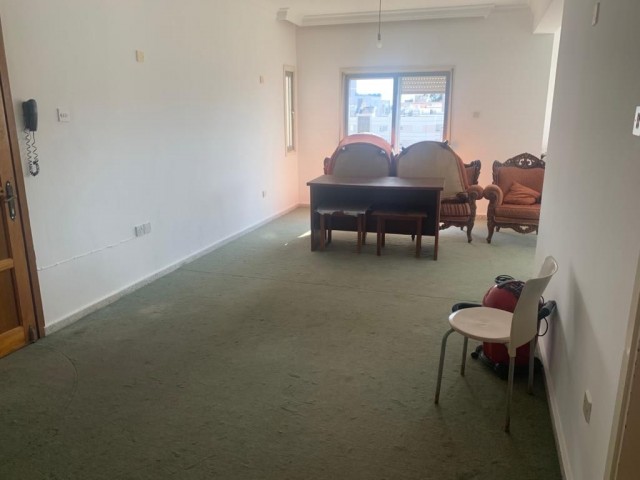 SPACIOUS 3+1 APARTMENT IN DEREBOYUNDA ** 