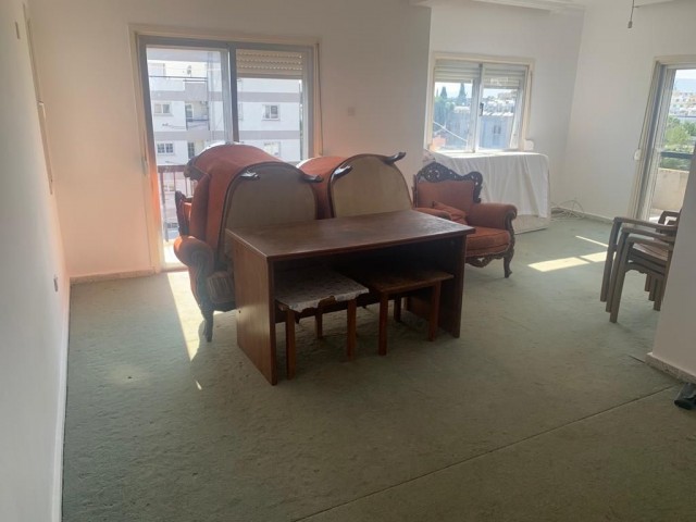 SPACIOUS 3+1 APARTMENT IN DEREBOYUNDA ** 