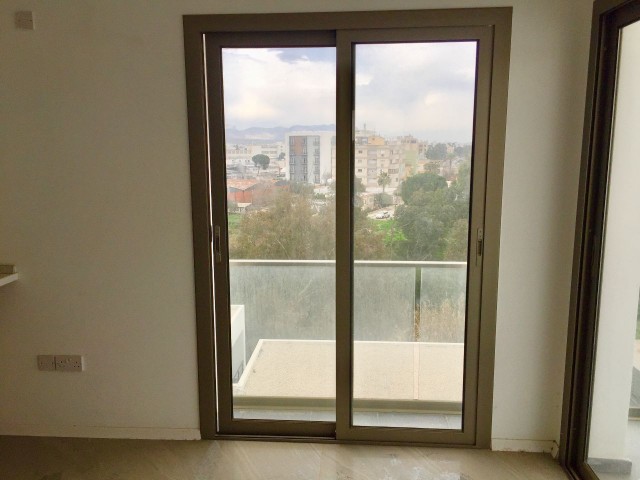 Ortaköy'de Dereboyu Manzaralı 2+1 (85m2+40m2) Penthouse