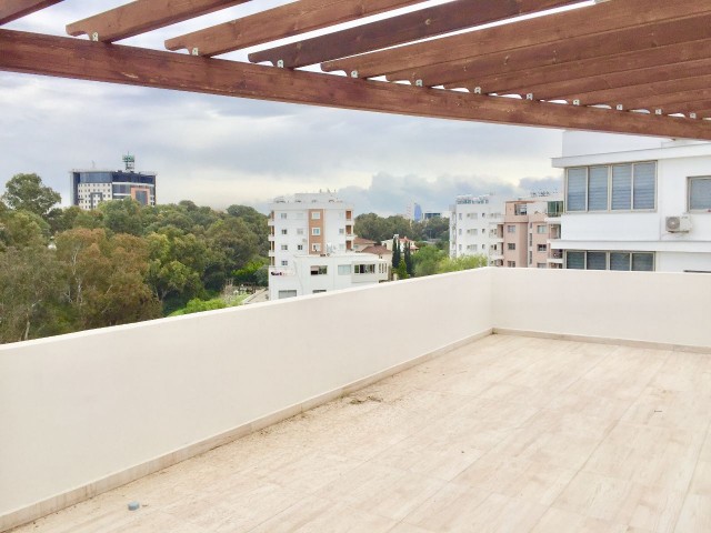 2+1 (85m2 + 40m2) Penthouse mit Blick auf Ortakoy de Dereboyu ** 