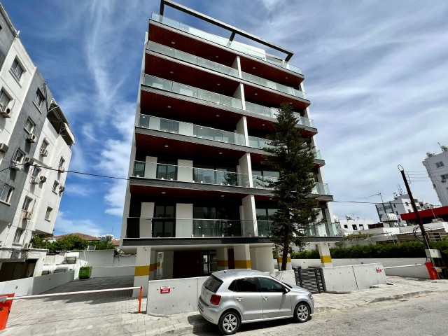 2+1 hochwertige, moderne, geräumige 2+1 PENTHOUSE-Wohnung am Strand von Nikosia ! ** 