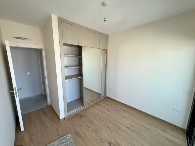 2+1 hochwertige, moderne, geräumige 2+1 PENTHOUSE-Wohnung am Strand von Nikosia ! ** 