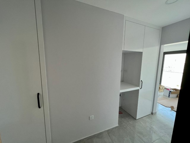 2+1 hochwertige, moderne, geräumige 2+1 PENTHOUSE-Wohnung am Strand von Nikosia ! ** 