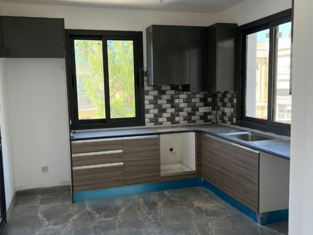 Geräumige geräumige Apartments mit 3 Schlafzimmern in Nikosia ! ** 